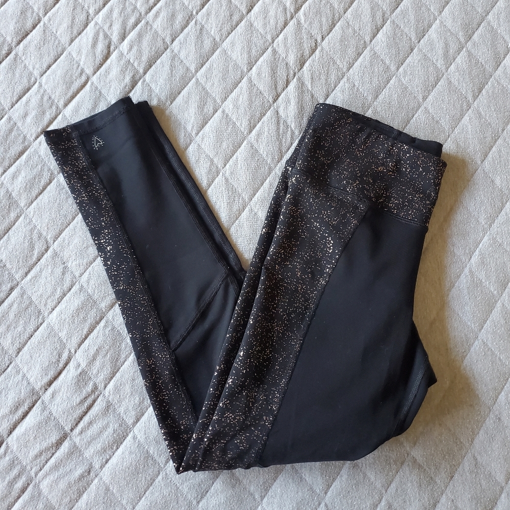 ⭐4/$20 Betsey Johnson Performance‎ Leggings Small
